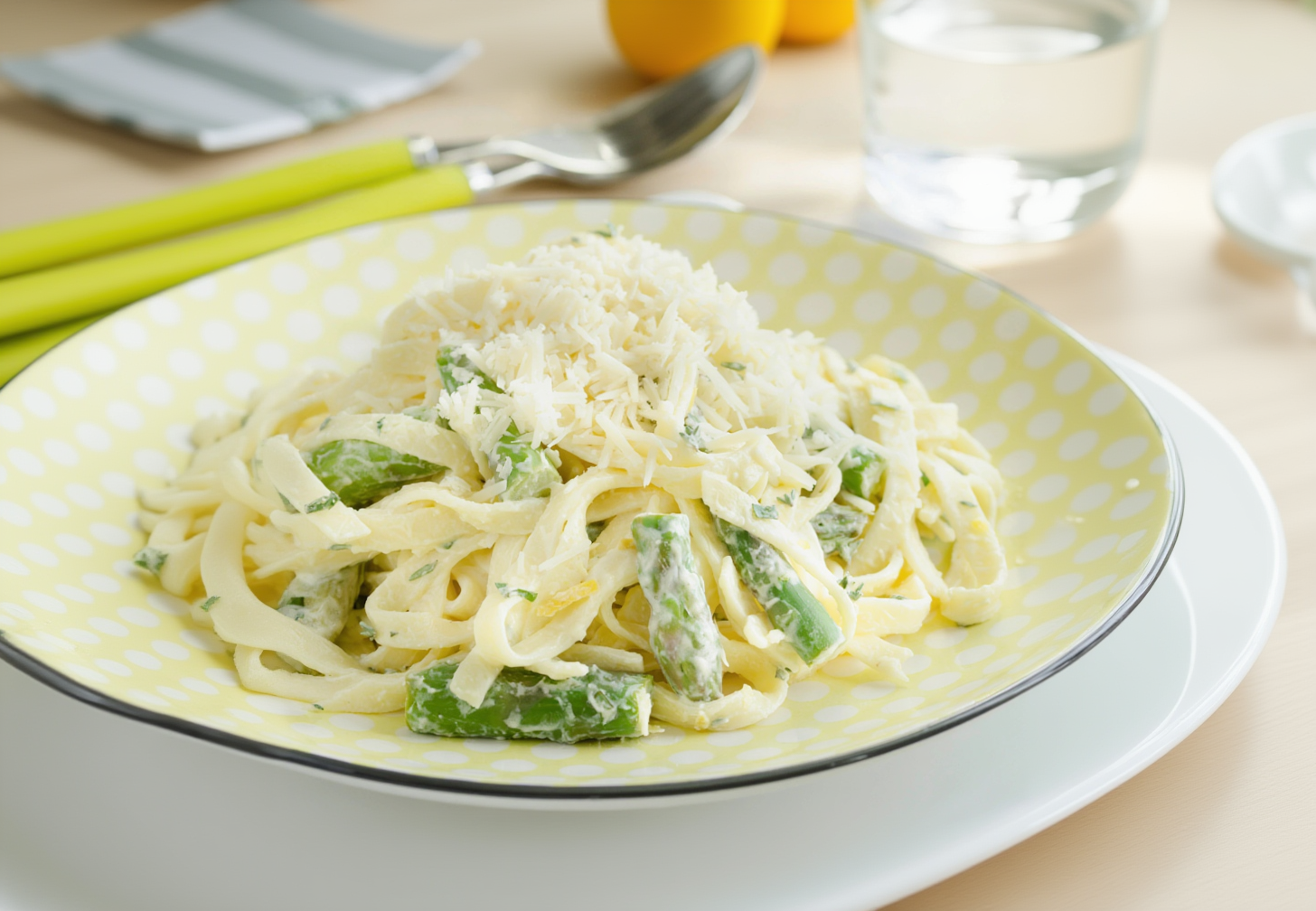 Cremige Spargel-Fettuccine