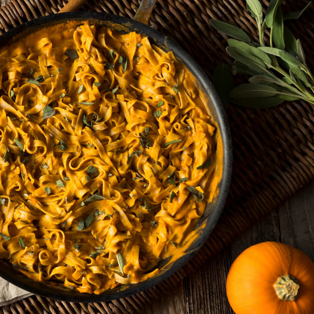 Fettuccine in Kürbis-Salbei Sauce