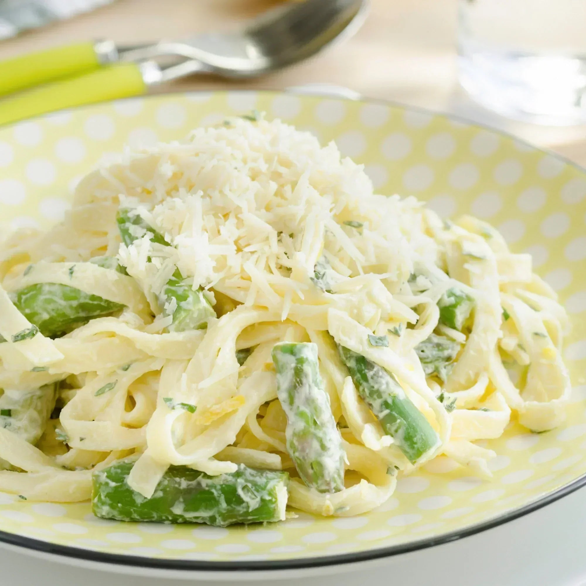 Cremige Spargel-Fettuccine