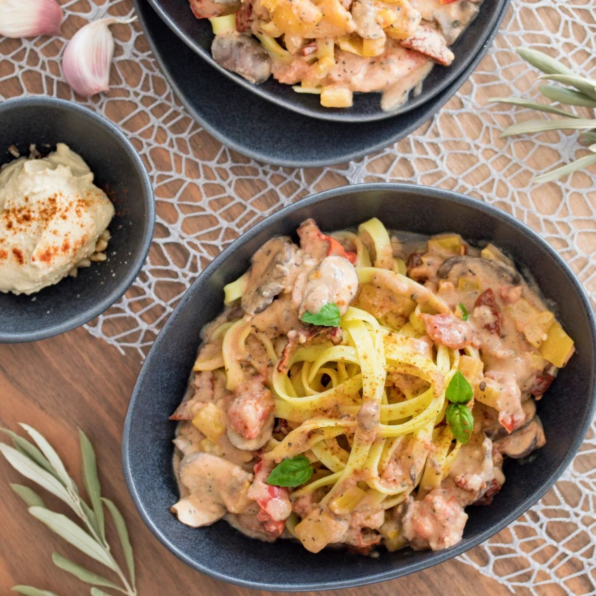 Fettuccine in Hummus-Sauce