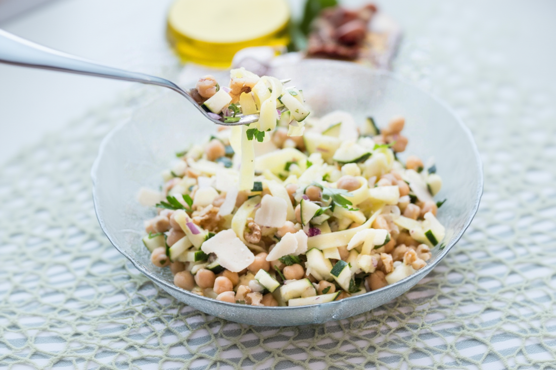 Frischer Fettuccine Salat
