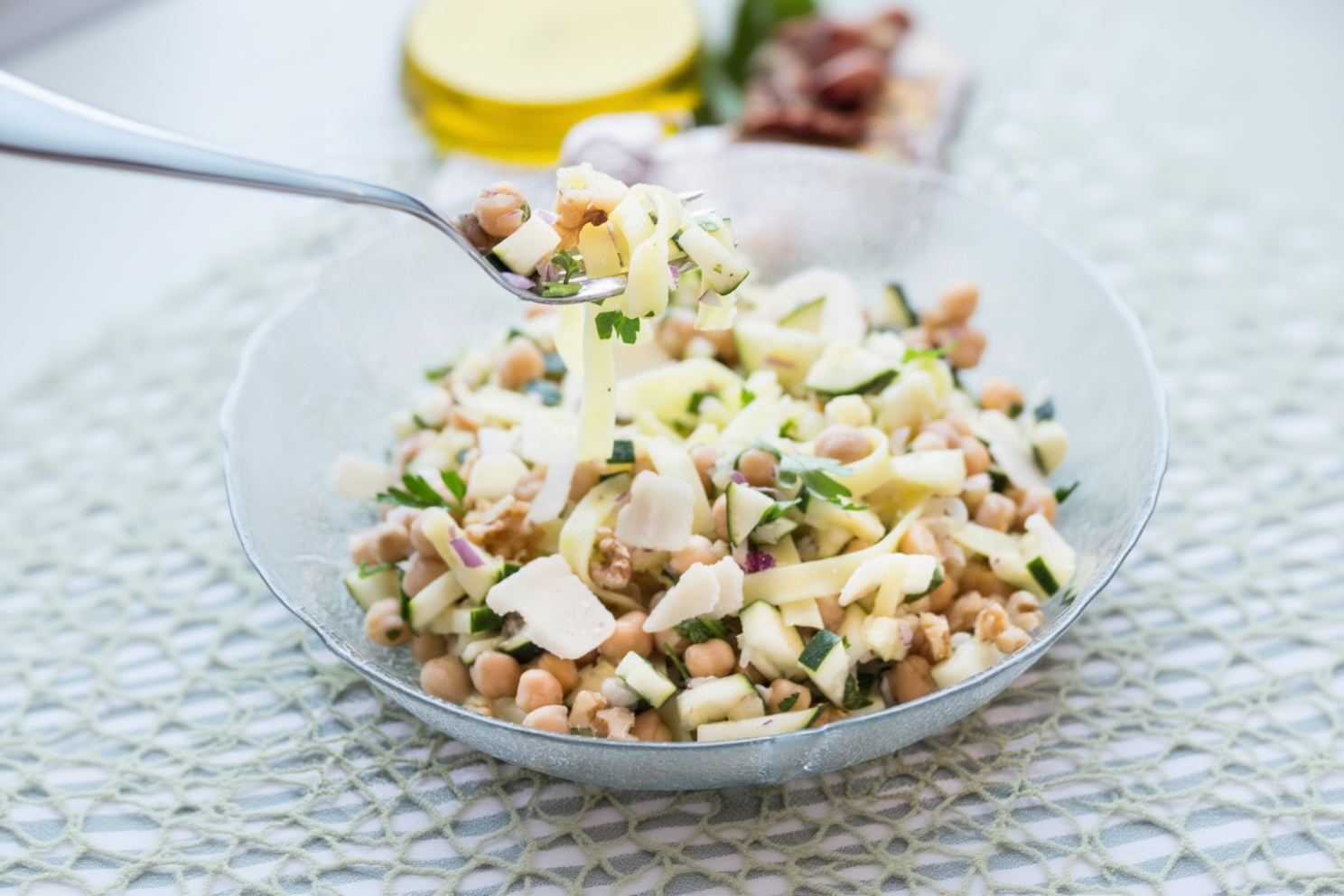 Frischer Fettuccine Salat