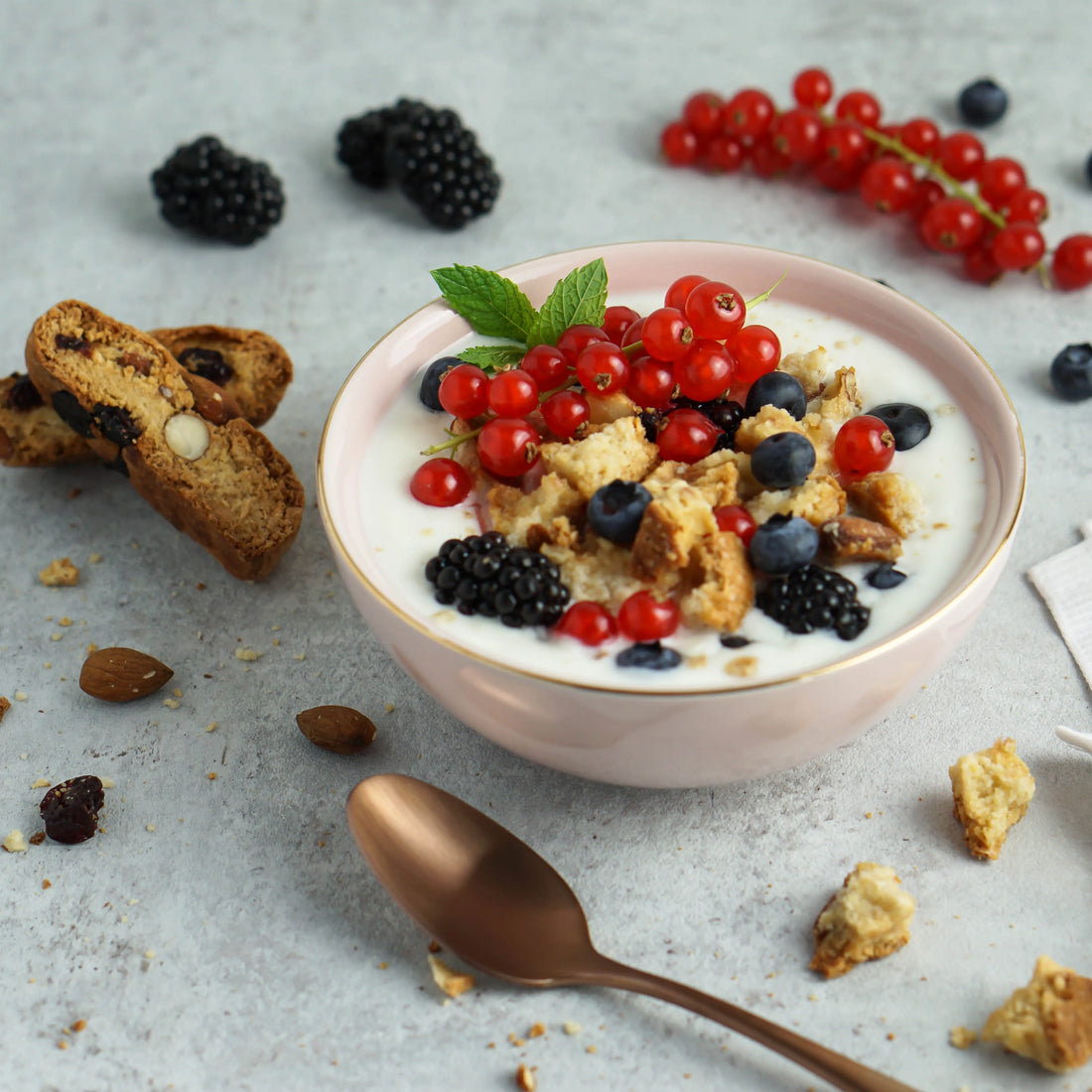 Frühstücksbowl mit Cantuccini