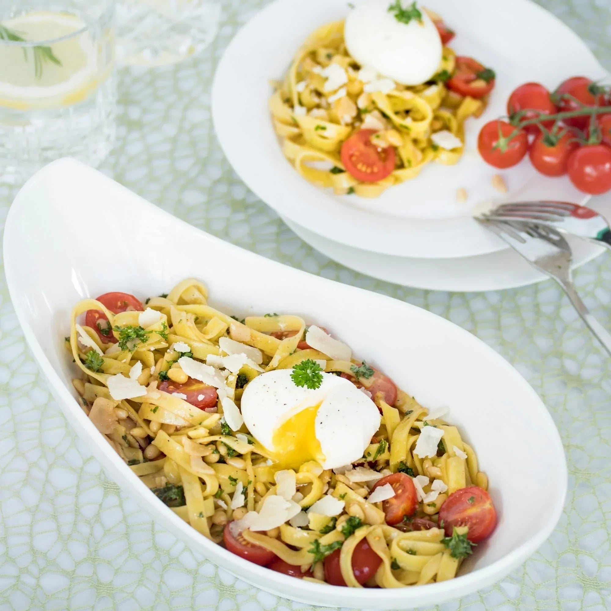 Lauwarmer italienischer Nudelsalat