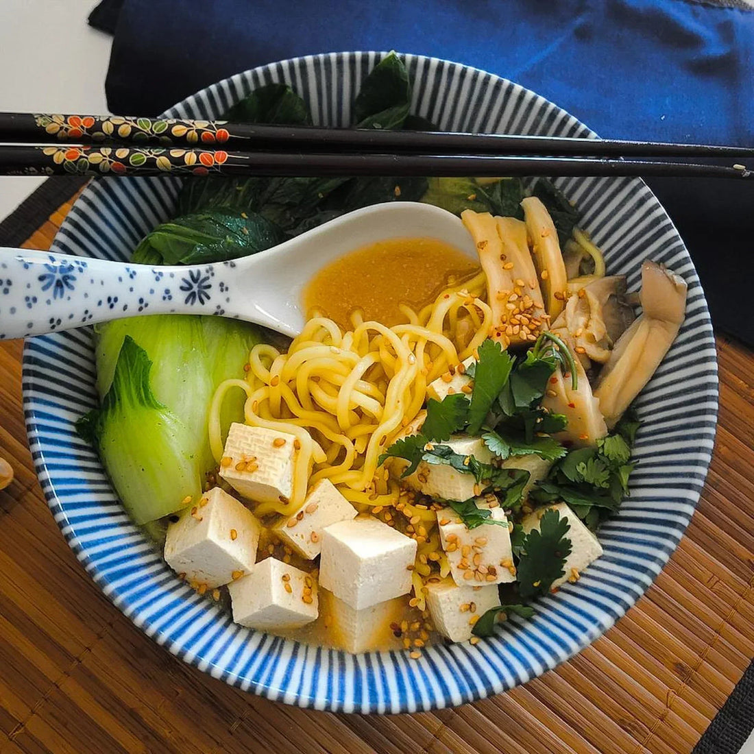Vegane Miso-Ramen Bowl